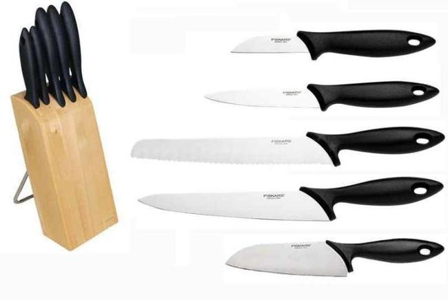 Набор ножей Fiskars Essential в деревянном блоке 5шт 1023782